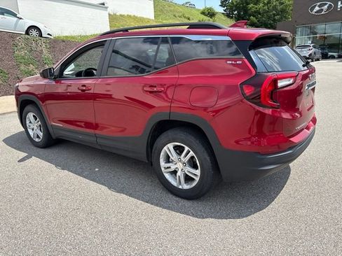Used 2023 GMC Terrain SLE w/ Driver Convenience Package AWD/4WD image 3