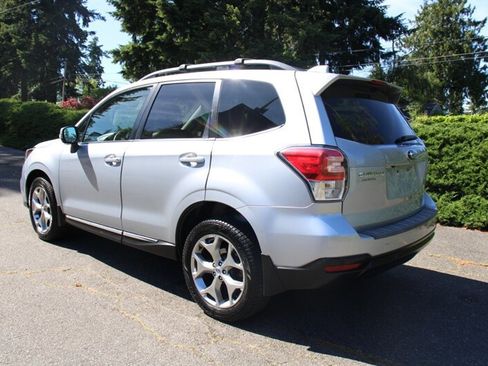 Used 2017 Subaru Forester 2.5i Touring AWD/4WD image 4
