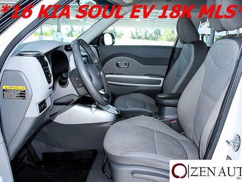 Used 2016 Kia Soul EV FWD image 23