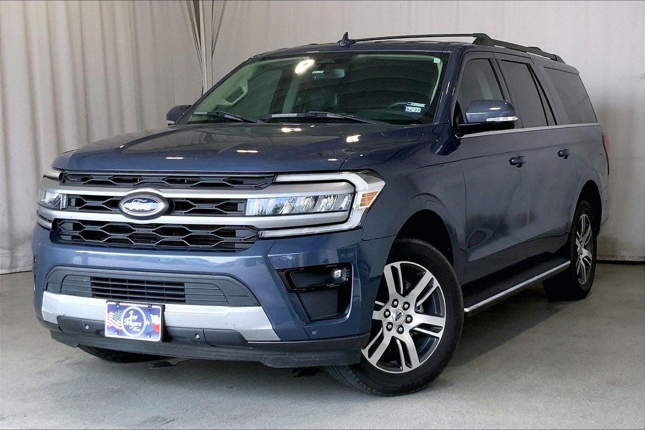 Used 2023 Ford Expedition Max XLT RWD image 2