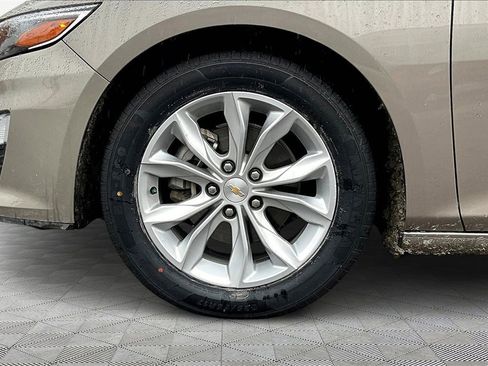 Used 2025 Chevrolet Malibu LT image 9