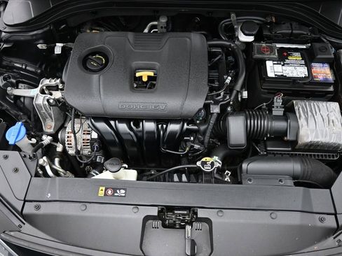 Used 2020 Hyundai Elantra SE w/ Cargo Package (C1) image 15