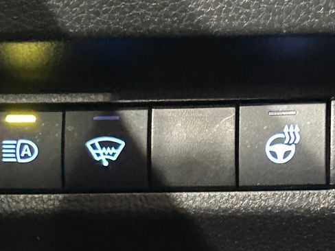 Used 2022 Toyota RAV4 XLE w/ Convenience Package AWD/4WD image 61