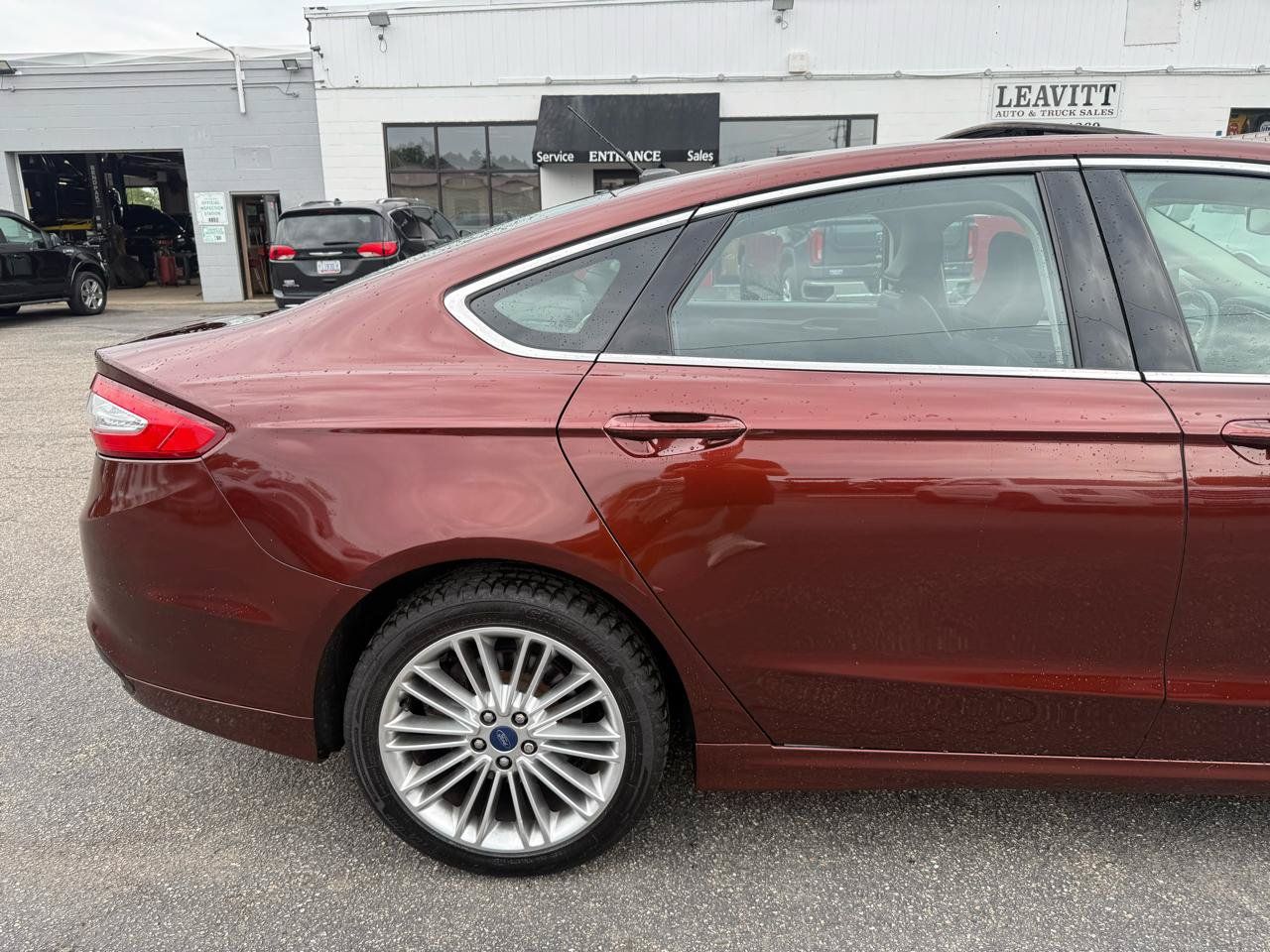 Used 2016 Ford Fusion SE w/ Equipment Group 202A AWD/4WD image 12