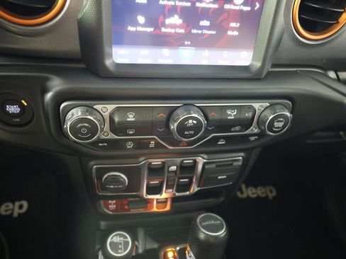 Used 2021 Jeep Gladiator Mojave AWD/4WD image 17
