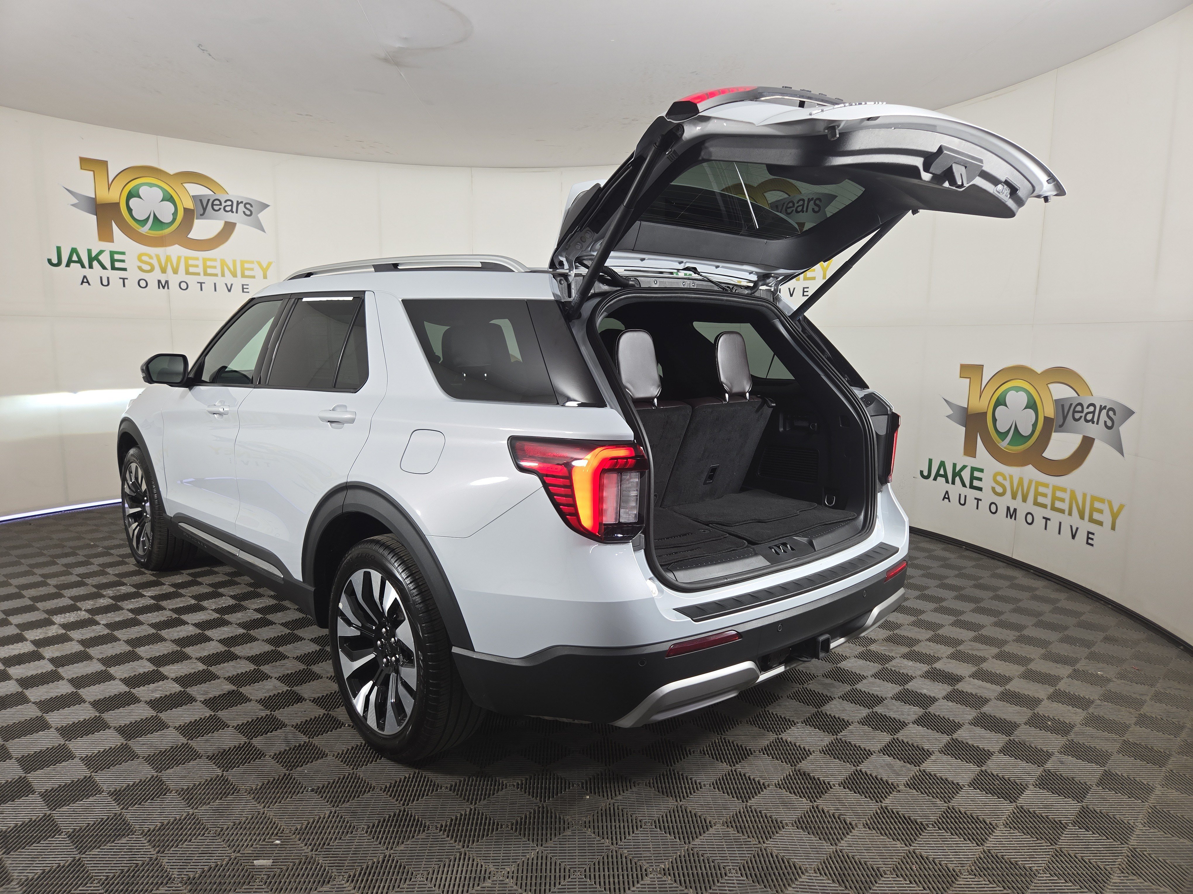 Used 2025 Ford Explorer Platinum w/ LUX Leather Package AWD/4WD image 33