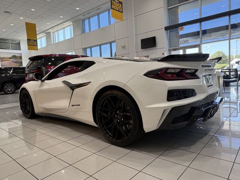 Used 2026 Chevrolet Corvette Z06 RWD image 3