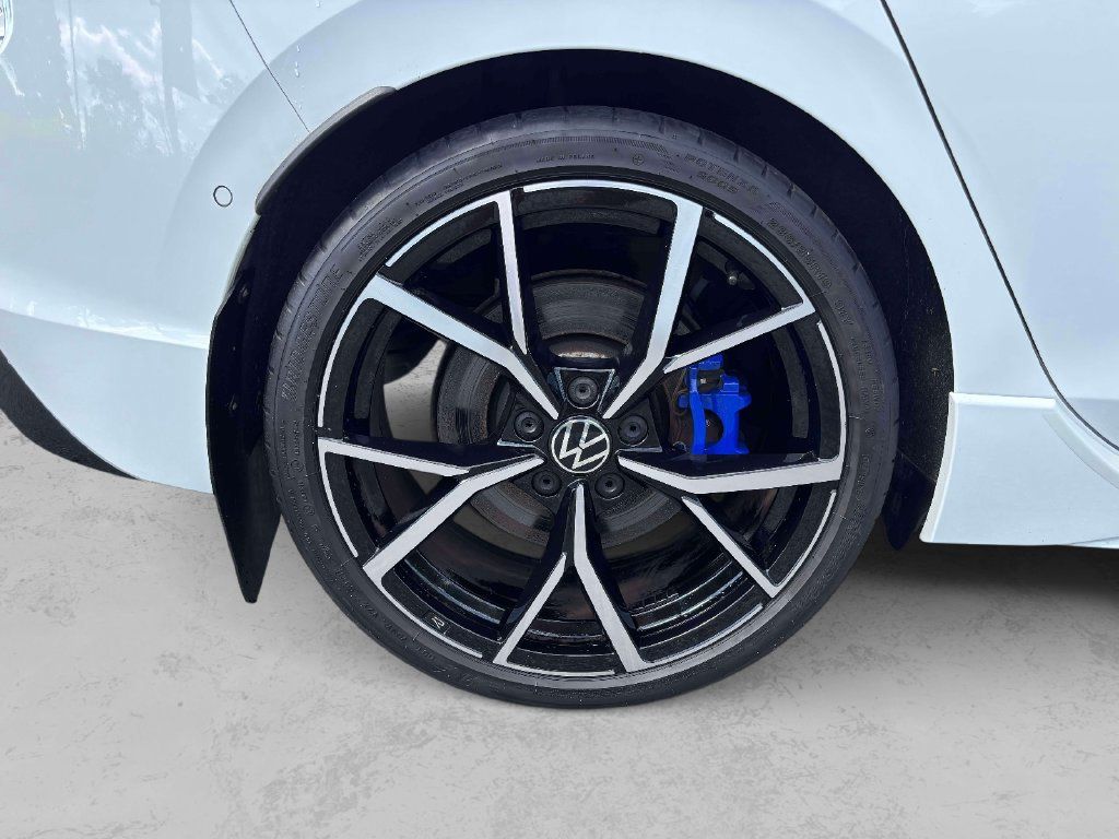 Used 2022 Volkswagen Golf R AWD/4WD image 36