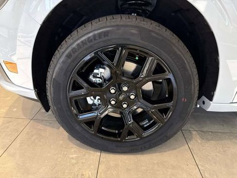 New 2026 Ford Maverick Lobo AWD/4WD image 4