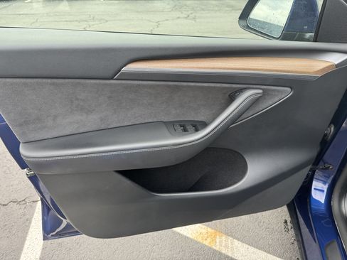 Used 2022 Tesla Model Y Performance image 27