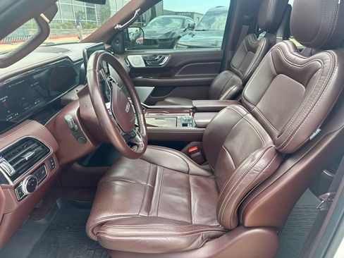 Used 2021 Lincoln Navigator Black Label w/ Cargo Convenience Package AWD/4WD image 13