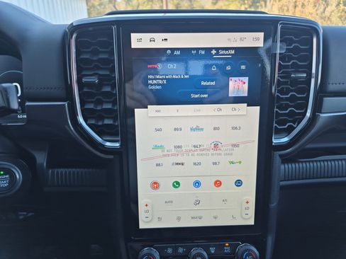 New 2025 Ford Ranger Lariat w/ Black Appearance Package image 34