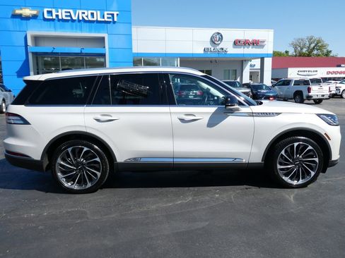 Used 2025 Lincoln Aviator Reserve w/ Equipment Group 201A AWD/4WD image 4