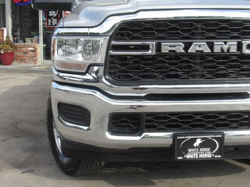 Used 2022 RAM 2500 Tradesman w/ Chrome Appearance Group image 3