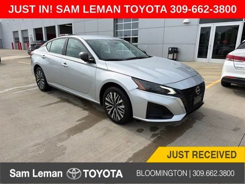 Used 2024 Nissan Altima 2.5 SV AWD/4WD image 1