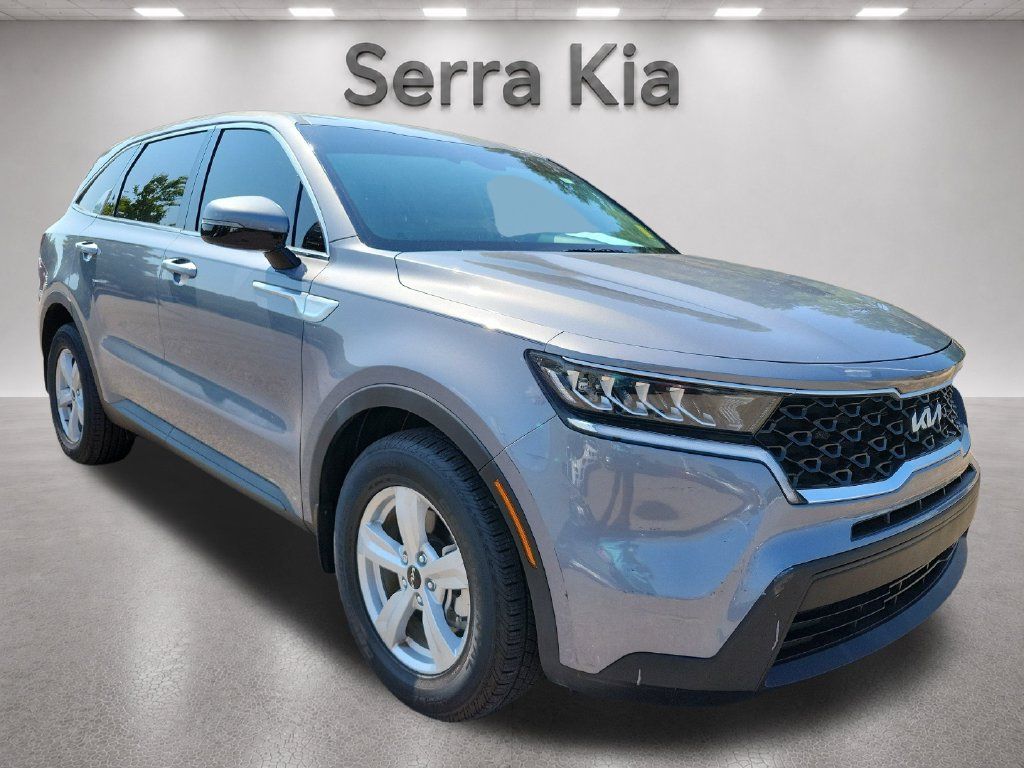 Used 2023 Kia Sorento LX FWD image 8