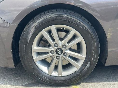 Used 2017 Hyundai Sonata SE FWD image 13