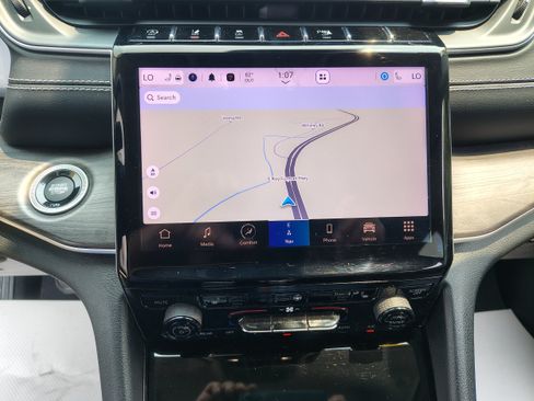 Certified 2021 Jeep Grand Cherokee L Limited AWD/4WD image 41