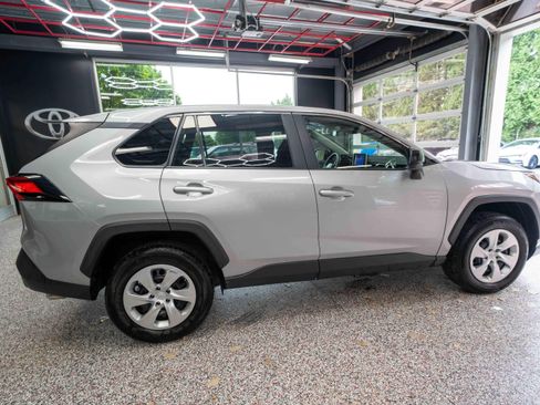 Used 2025 Toyota RAV4 LE AWD/4WD image 4