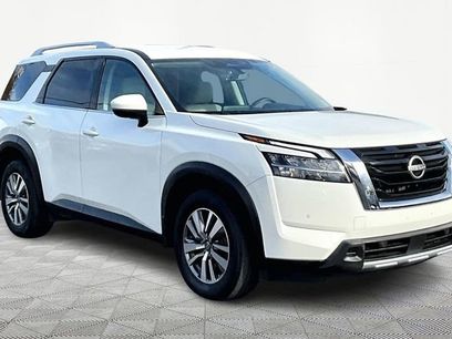 Used 2023 Nissan Pathfinder SL
