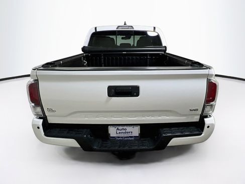 Used 2021 Toyota Tacoma TRD Sport w/ Technology Package AWD/4WD image 6