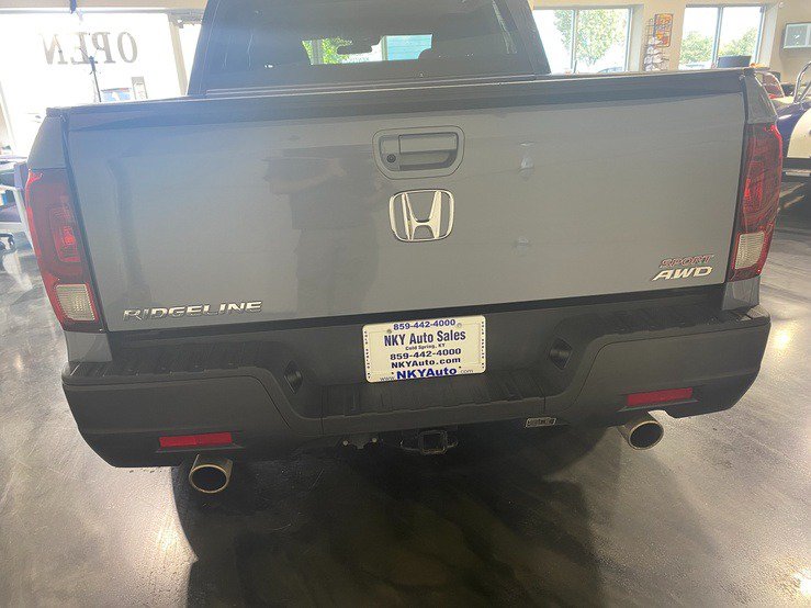 Used 2023 Honda Ridgeline Sport image 5
