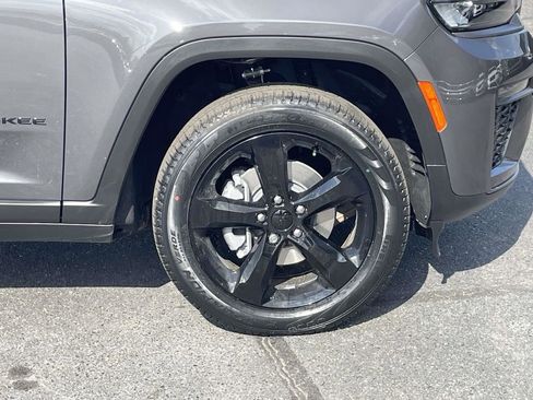 New 2026 Jeep Grand Cherokee Limited w/ Limited Altitude Package AWD/4WD image 11