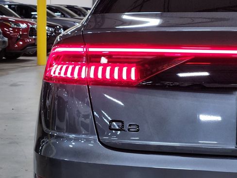 Used 2022 Audi Q8 Prestige image 20