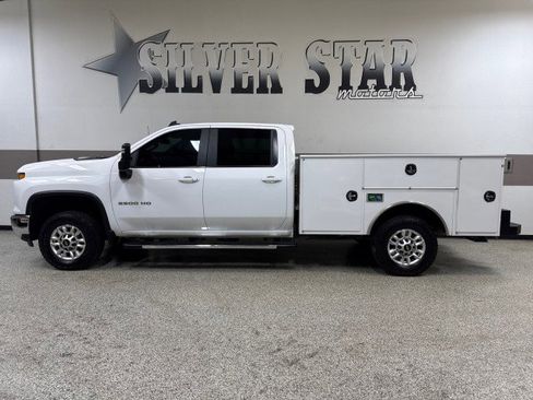 Used 2024 Chevrolet Silverado 2500 LT w/ Convenience Package image 5