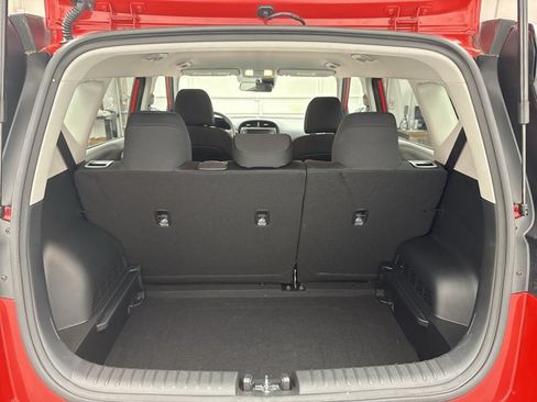 Used 2025 Kia Soul LX w/ LX Technology Package FWD image 18