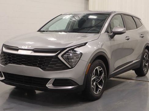 Used 2024 Kia Sportage LX image 6