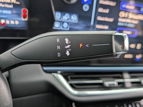 Used 2025 Chevrolet Equinox EV LT w/ Convenience Package image 30