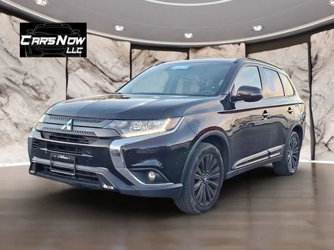 Used 2020 Mitsubishi Outlander LE image 3