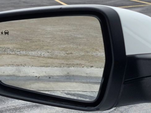 Used 2018 Chevrolet Malibu Premier w/ Premier Sun and Wheel Package image 32