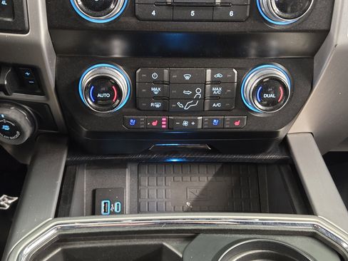 Used 2020 Ford F350 Platinum image 18