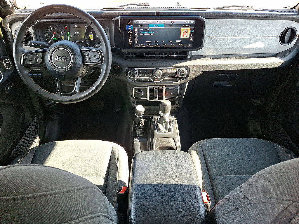 Used 2024 Jeep Wrangler Unlimited w/ Convenience Group AWD/4WD image 10