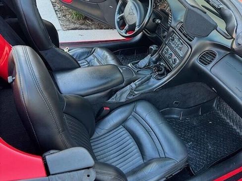 Used 1999 Chevrolet Corvette Base 2dr Convertible w/ Performance Handling Pkg image 11