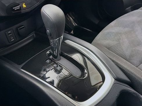 Used 2016 Nissan Rogue S image 17