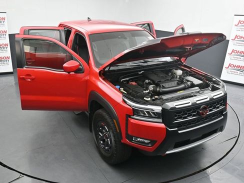 Used 2025 Nissan Frontier PRO-4X w/ Pro Convenience Package image 25