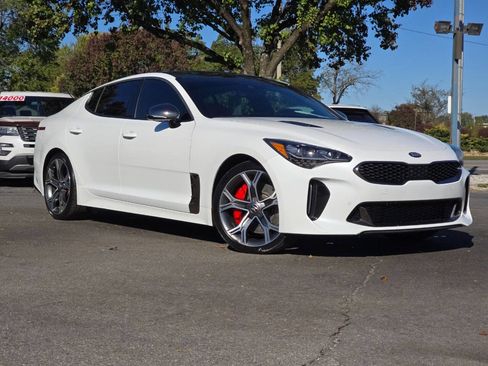 Used 2019 Kia Stinger GT2 image 2