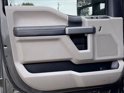 Used 2017 Ford F250 XLT w/ XLT Value Package image 17