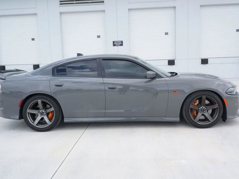 Used 2019 Dodge Charger SRT Hellcat w/ Harman/Kardon Audio Group image 11