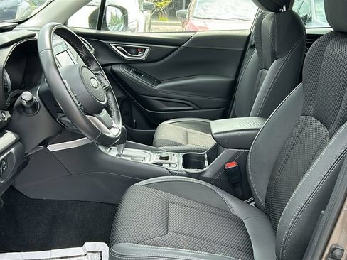Certified 2023 Subaru Forester Premium AWD/4WD image 10