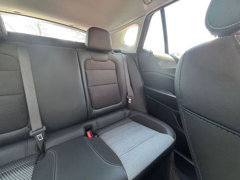 Used 2025 Chevrolet Trax LT w/ LT Convenience Package FWD image 38