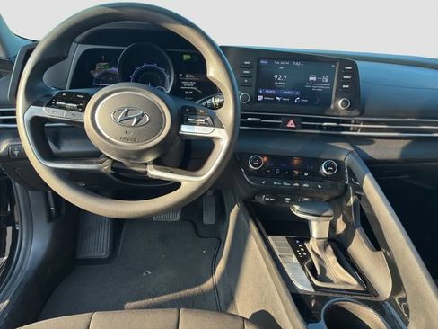 Used 2023 Hyundai Elantra Blue FWD image 15
