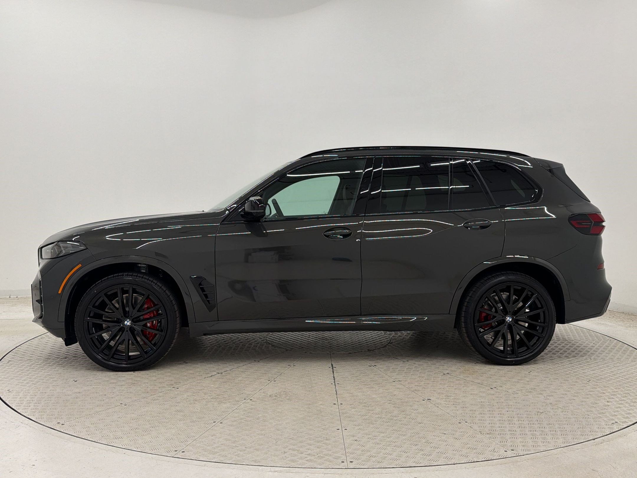 New 2026 BMW X5 M60i AWD/4WD image 2