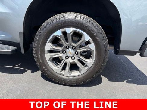 Certified 2025 Chevrolet Silverado 1500 High Country w/ Z71 Off-Road Package AWD/4WD image 10