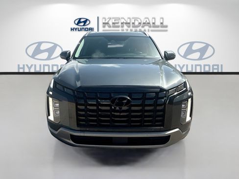 Used 2023 Hyundai Palisade Limited w/ Cargo Package AWD/4WD image 2