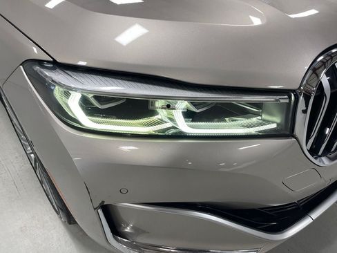 Used 2020 BMW 750i xDrive w/ Executive Package AWD/4WD image 10