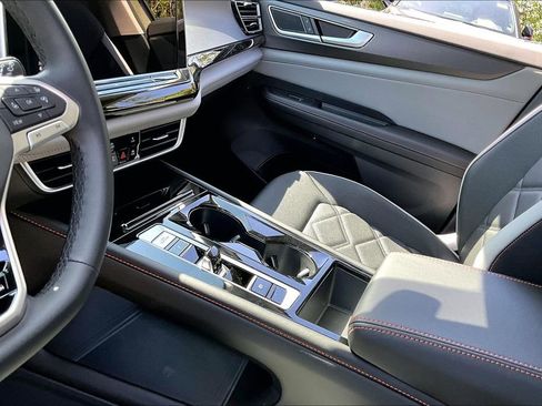 New 2026 Volkswagen Atlas Peak Edition AWD/4WD image 23